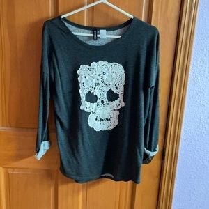 Lace skull sweatshirt
